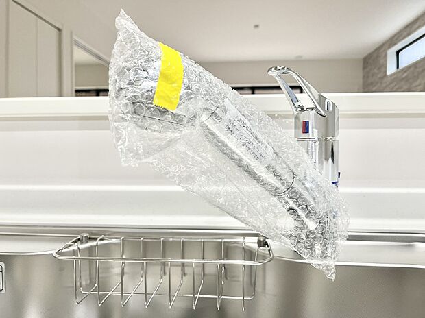 いつでも清潔なおいしいお水を。一つの水栓で水道水と浄水を使い分け。