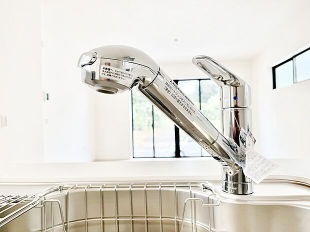 いつでも清潔なおいしいお水を。一つの水栓で水道水と浄水を使い分け。