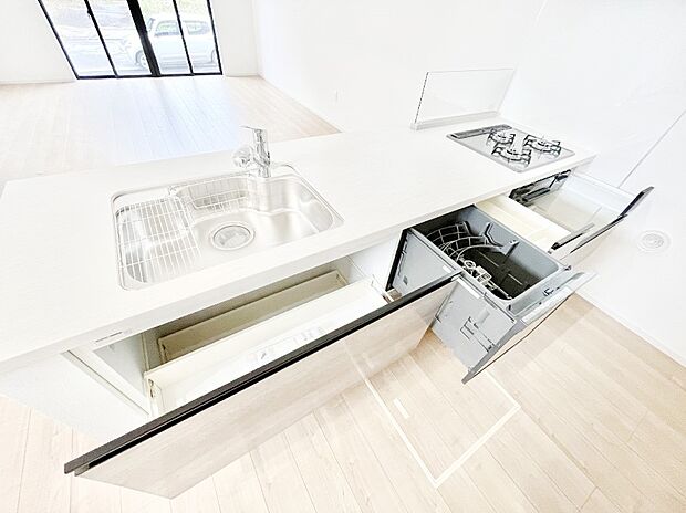 使いやすさを優先したスライド式収納タイプ!