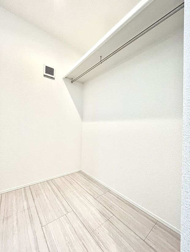 便利なリネン庫で、スッキリした使いやすい洗面室に