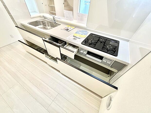 使いやすさを優先したスライド式収納タイプ!