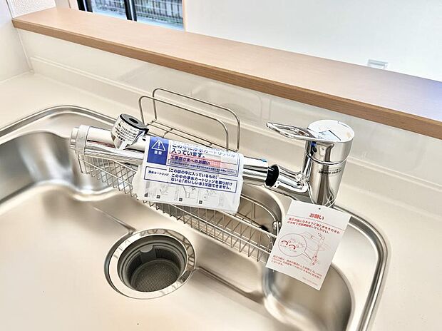 いつでも清潔なおいしいお水を。一つの水栓で水道水と浄水を使い分け。