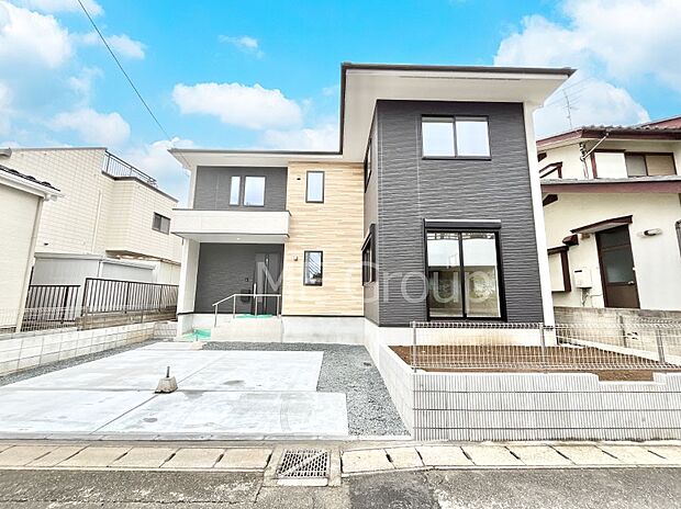 ~Exterior~ 周辺には学校や買物施設もあり生活、子育てに適した環境が広がっています!「永住地」として、物件のご見学だけではなく、周辺の環境や通学できる学校についてもご相談ください!