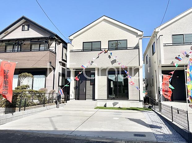◆A号棟◆~Exterior~ 京成松戸線「三咲」駅徒歩7分!駅近の利便性と豊かな自然を享受する住環境のもと、彩り豊かな快適な暮らしは家族を笑顔にしてくれそうです。