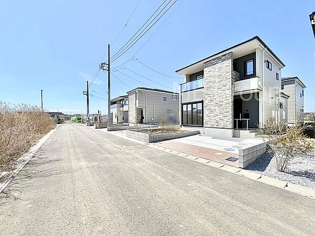 前面道路はきちんと整備されています