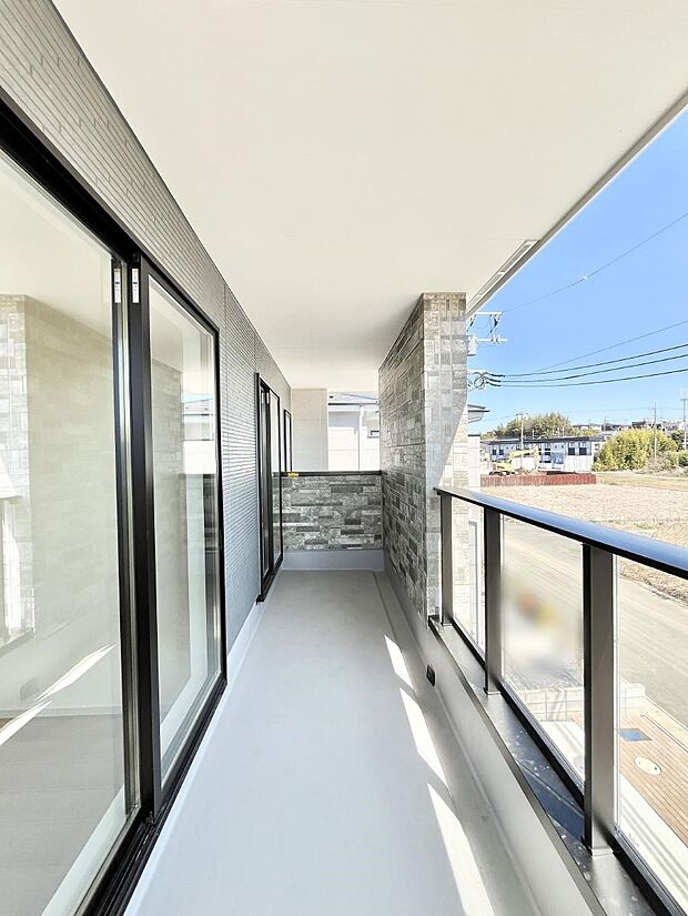 上部に屋根がかかっているので急な雨の時にも安心です。