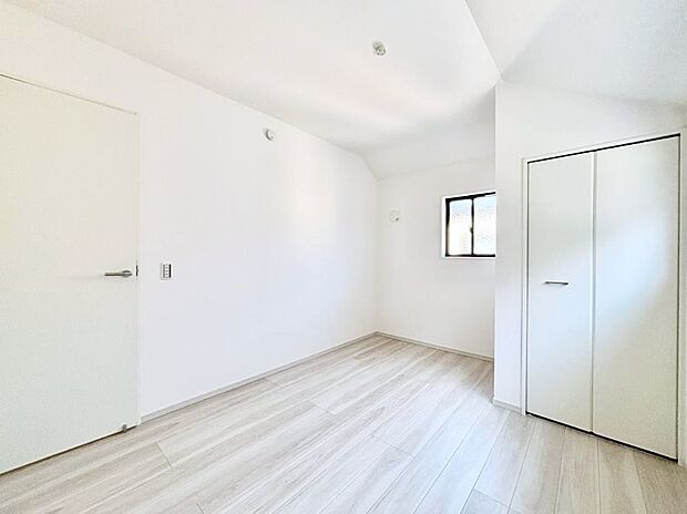 子供部屋にもおすすめな収納スペースたっぷりの居室