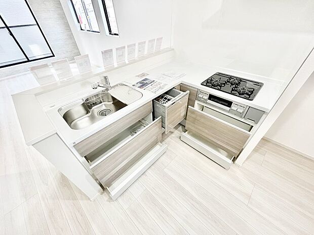 使いやすさを優先したスライド式収納タイプ！