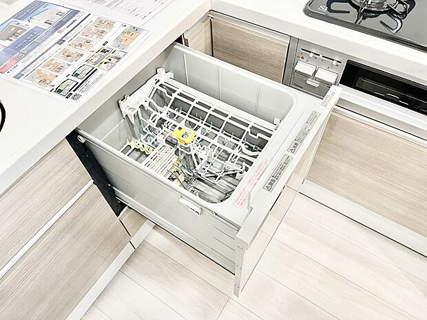 面倒なお片づけは食洗機にお任せ！家事の負担が減って、時間にも気持ちにもゆとりができます。