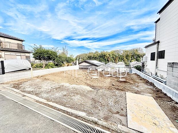 〜Exterior〜閑静な住宅地で子育て家族にピッタリ。毎日のお散歩も快適な緑に恵まれたエリアで、自然に包まれた穏やかな暮らしを実現するための、ゆとりある住環境が整っています。