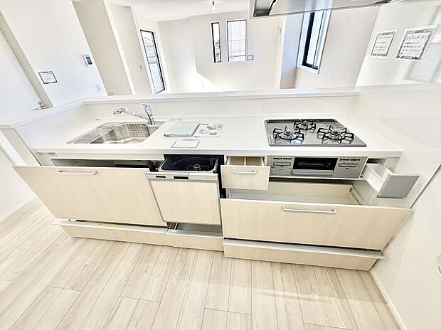 使いやすさを優先したスライド式収納タイプ！