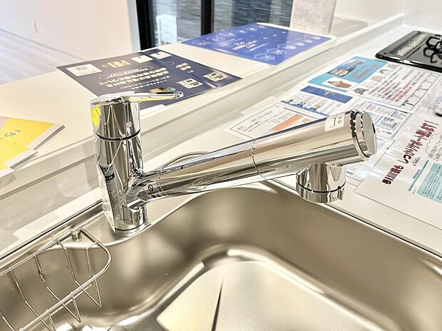 いつでも清潔なおいしいお水を。一つの水栓で水道水と浄水を使い分け。