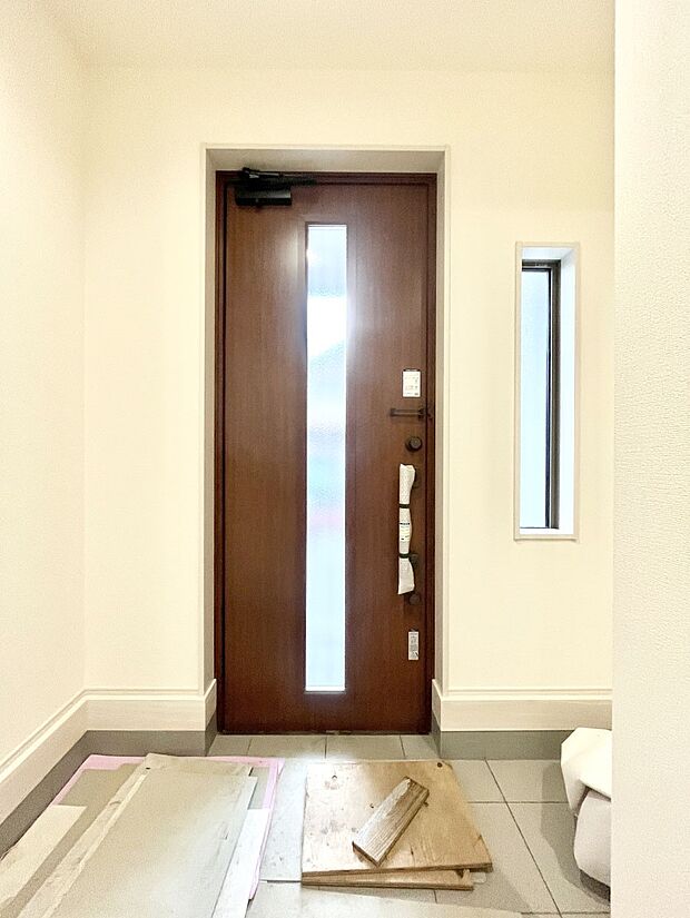 明るい玄関はお客様をお出迎えするのにぴったりです!