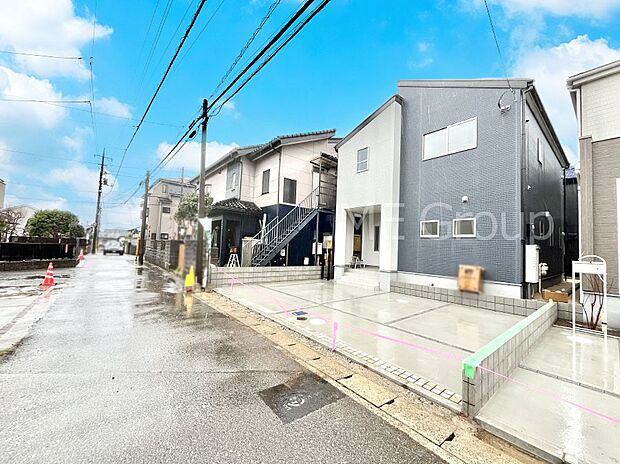 前面道路はきちんと整備されています  