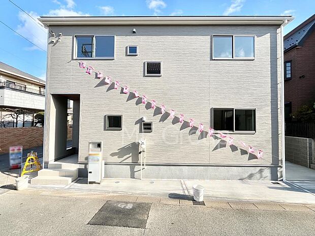 洗練された外観、上質な住空間が広がる室内は永く安心して過ごせる住居です。