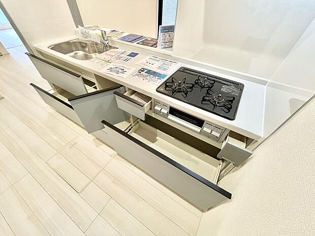 使いやすさを優先したスライド式収納タイプ！