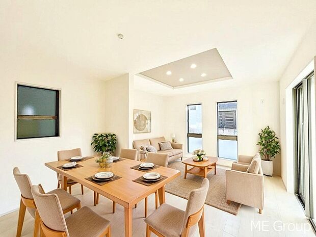 ◆1号棟◆〜Living〜  家族の食事や団らんのほか、子どもを遊ばせたり、友人を招いたりするLDKは住まいの中心。長時間過ごす場所だから、その空間は住まい全体の居心地を左右します。※家具はＣＧです。