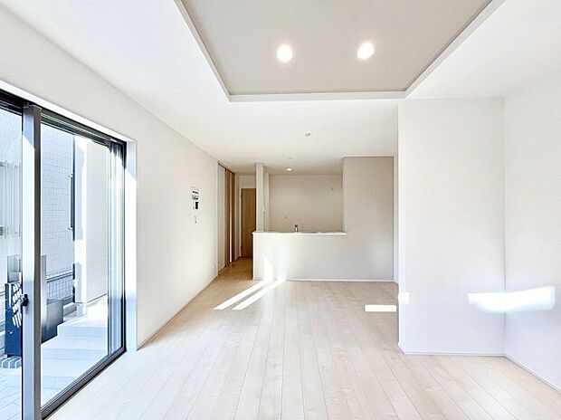 ◆1号棟◆〜Living〜　ここにはみんなが集い、食事と楽しい会話が始まる。話に夢中になりすぎて、ついつい時を忘れ夜半過ぎになってしまう。そんな束の間の幸せを感じさせてくれる場所でありたい。