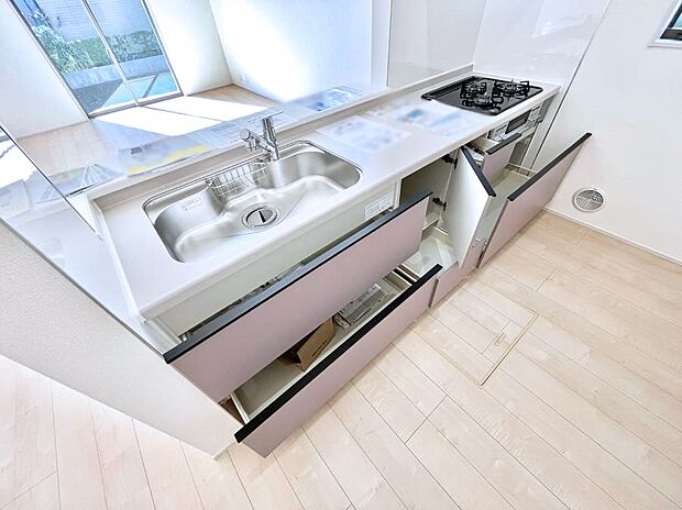 使いやすさを優先したスライド式収納タイプ!