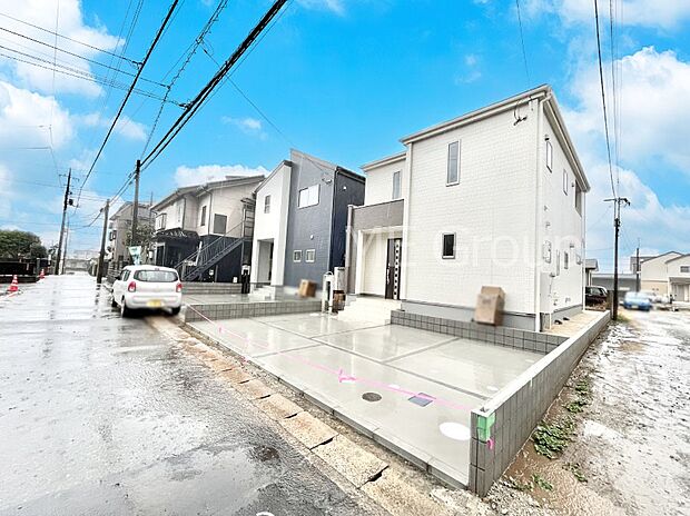 前面道路はきちんと整備されています