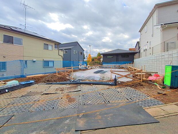 〜Exterior〜 四季を通じて自然と触れ合えるスポットが周辺には盛りだくさん!お散歩やジョギング、週末のご家族での遊びに最適です。緑の潤いを感じながらホッと生活できそう。