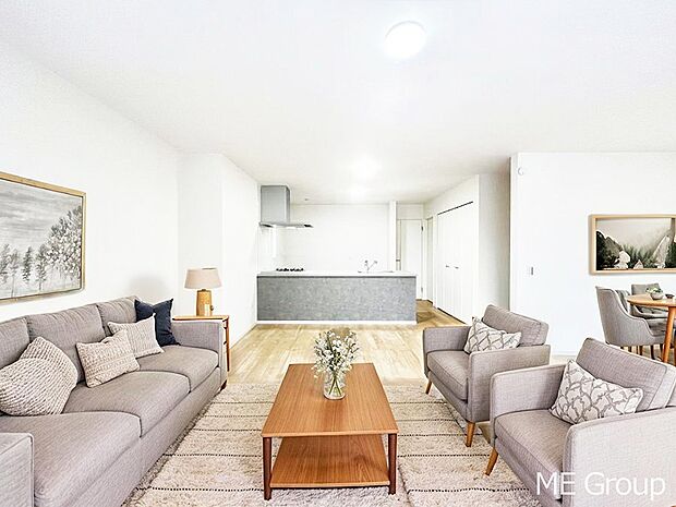 ◆1号棟◆〜Living〜 家族の食事や団らんのほか、子どもを遊ばせたり、友人を招いたりするLDKは住まいの中心。長時間過ごす場所だから、その空間は住まい全体の居心地を左右します。※家具はCGです。