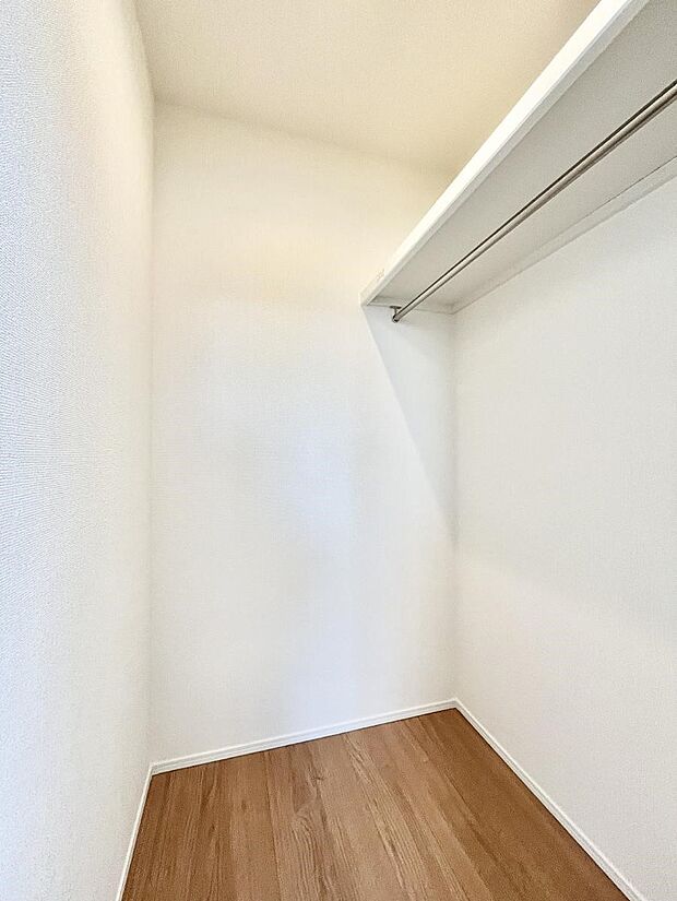 毎日の服選びが楽しくなるウォークインクローゼット 