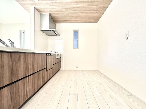 ゆとりあるキッチンではご家族と楽しくお料理ができます。