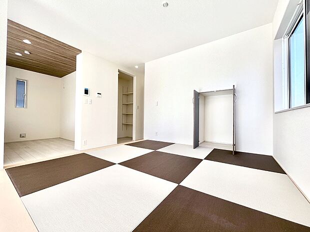 柔らかい畳の空間は、お子様の遊び場や来客時のおもてなしの場所として重宝します。 