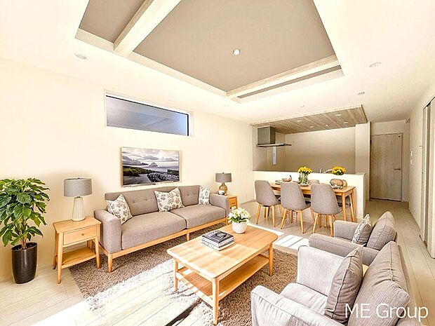 ◆1号棟◆〜Living〜　家族の食事や団らんのほか、子どもを遊ばせたり、友人を招いたりするLDKは住まいの中心。長時間過ごす場所だから、その空間は住まい全体の居心地を左右します。  ※家具はCGです