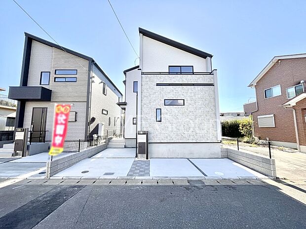 ◆1号棟◆〜Exterior〜　一戸建ての大きなメリットは、自分達の「土地」を「自由に」使える事です。ガーデニングやＤＩＹ，車やバイクの趣味など様々な用途で利用できます。