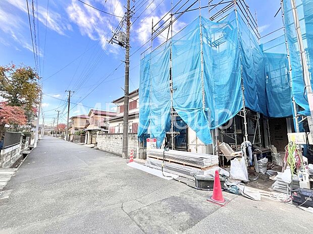 ◆1号棟◆〜Exterior〜 閑静な住宅地で子育て家族にピッタリ。 毎日のお散歩も快適な緑に恵まれたエリアで、自然に包まれた穏やかな暮らしを実現するための、ゆとりある住環境が整っています。