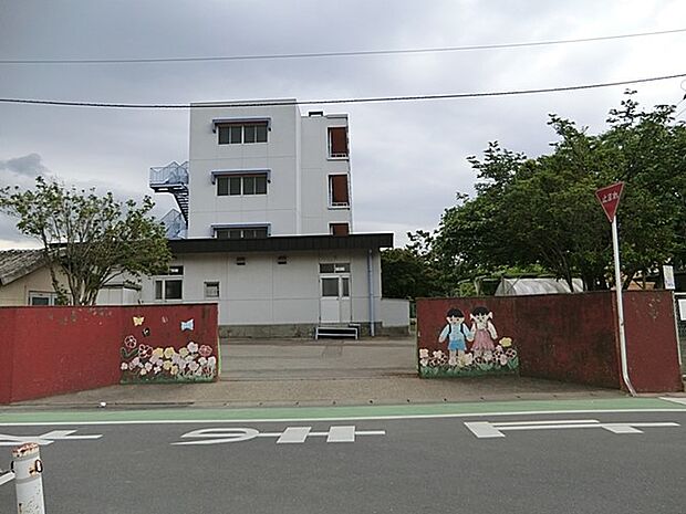 小学校 700m 流山市立鰭ケ崎小学校
