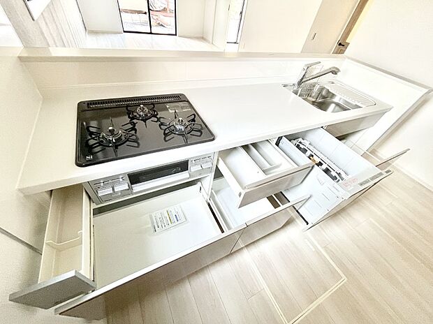 使いやすさを優先したスライド式収納タイプ！