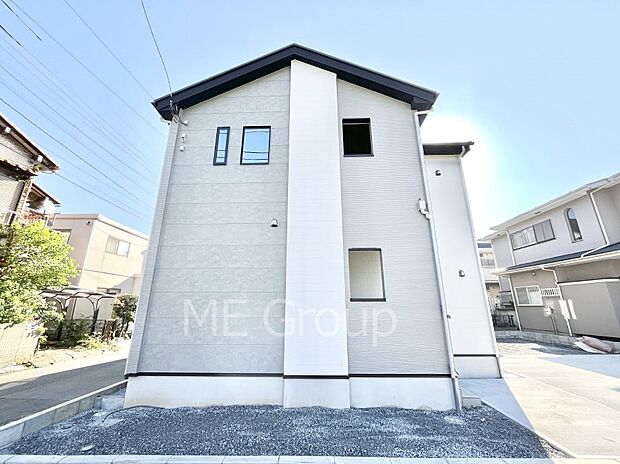 〜Exterior〜　周辺には学校や買物施設もあり生活、子育てに適した環境が広がっています！「永住地」として、物件のご見学だけではなく、周辺の環境や通学できる学校についてもご相談ください！