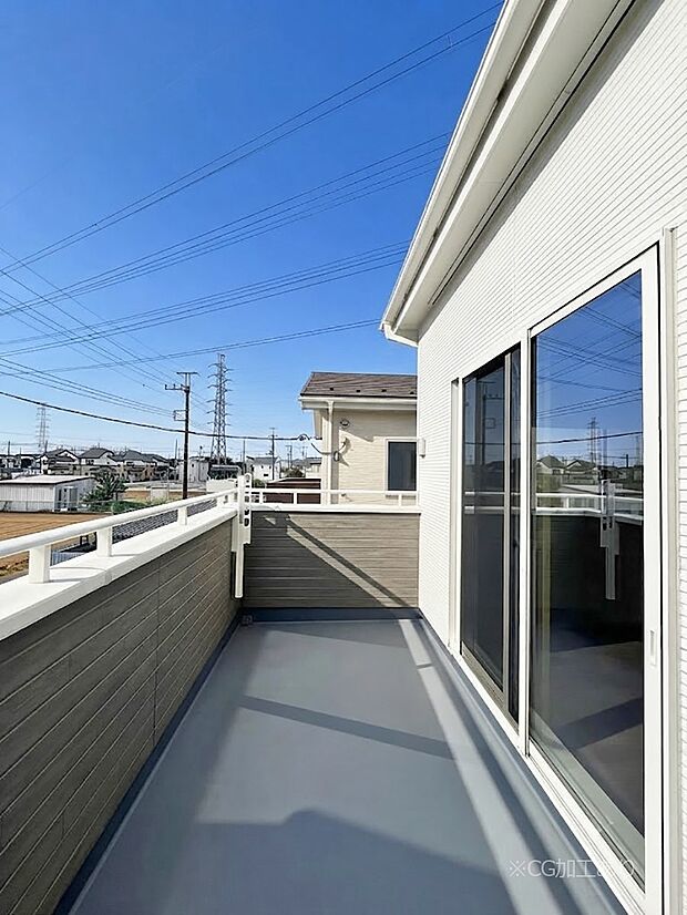 暖かな陽光が降り注ぐバルコニーはお洗濯におすすめ。爽やかな風も心地よいです。
