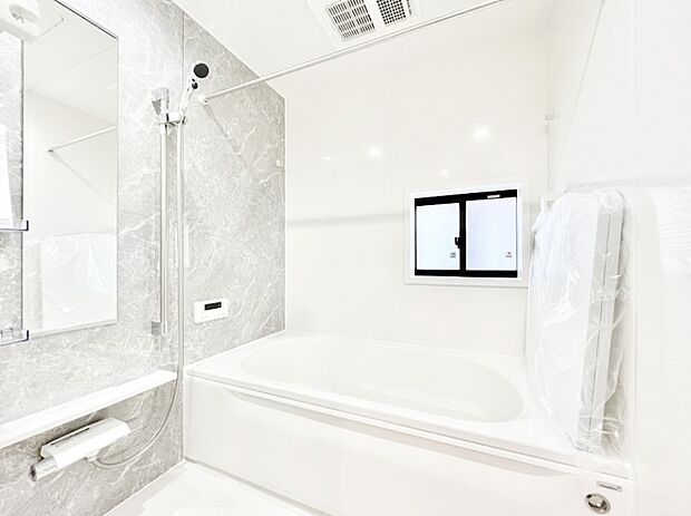 浴室乾燥機付きのバスルームでいつでも快適なバスタイムが楽しめます!