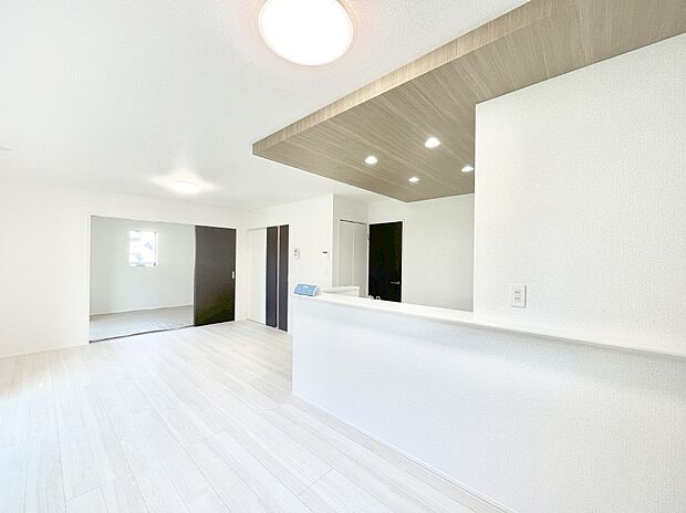 家族団らんの時間も増えそうなくつろぎのリビングダイニング。   