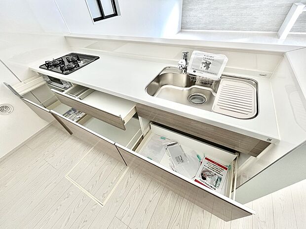 使いやすさを優先したスライド式収納タイプ！