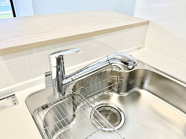 いつでも清潔なおいしいお水を。一つの水栓で水道水と浄水を使い分け。