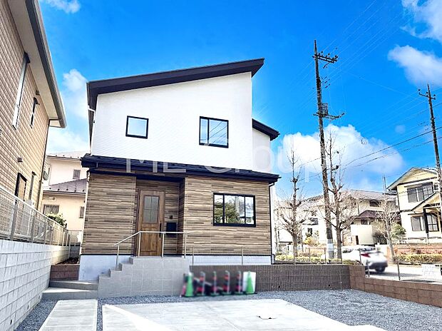 〜Exterior〜　周辺には学校や買物施設もあり生活、子育てに適した環境が広がっています！「永住地」として、物件のご見学だけではなく、周辺の環境や通学できる学校についてもご相談ください！