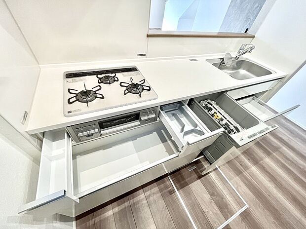 使いやすさを優先したスライド式収納タイプ!