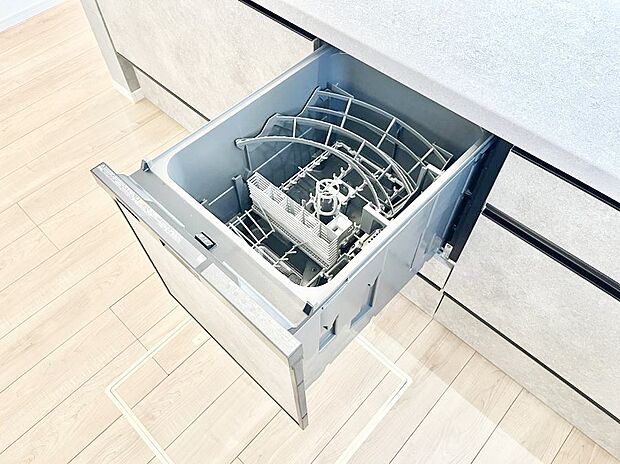 面倒なお片づけは食洗機にお任せ！家事の負担が減って、時間にも気持ちにもゆとりができます。