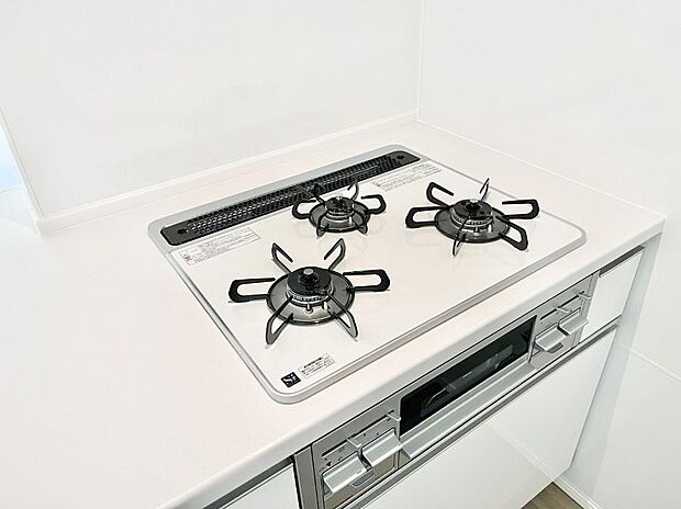 ◆1号棟◆三口ガスコンロでお料理が一気にはかどりそう。  