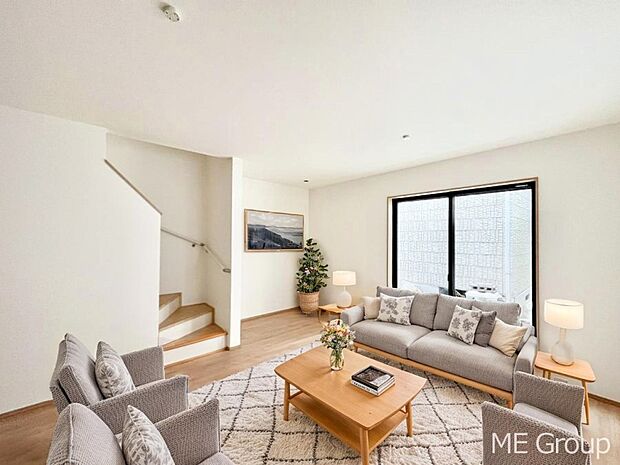 ◆B号棟◆〜Living〜　家族の食事や団らんのほか、子どもを遊ばせたり、友人を招いたりするLDKは住まいの中心。長時間過ごす場所だから、その空間は住まい全体の居心地を左右します。※家具はＣＧです