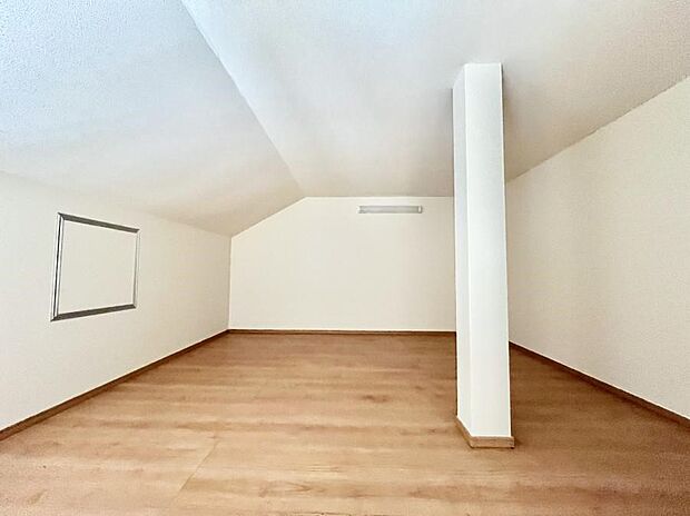 ◆B号棟◆〜Loft〜　少しでも空いているスペースを収納にすることで、無駄のない空間を演出しております。お荷物が多い方にも安心です。大容量の収納スペースで住空間もスッキリ広々。