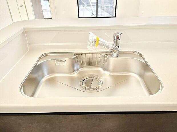 いつでも清潔なおいしいお水を。一つの水栓で水道水と浄水を使い分け。