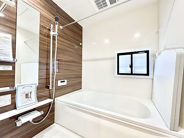 落ち着いた雰囲気でゆっくりお寛ぎいただけるバスルーム