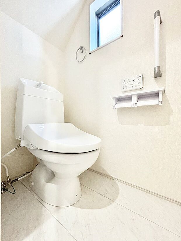 トイレは安心の2箇所!朝のバタバタも一安心です。