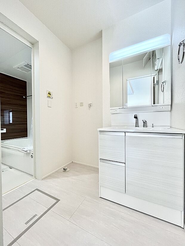 広々とゆとりのあるランドリースペース。  